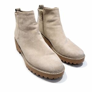 Universal threads Tan Combat Bootie. Size 8, Good Condition